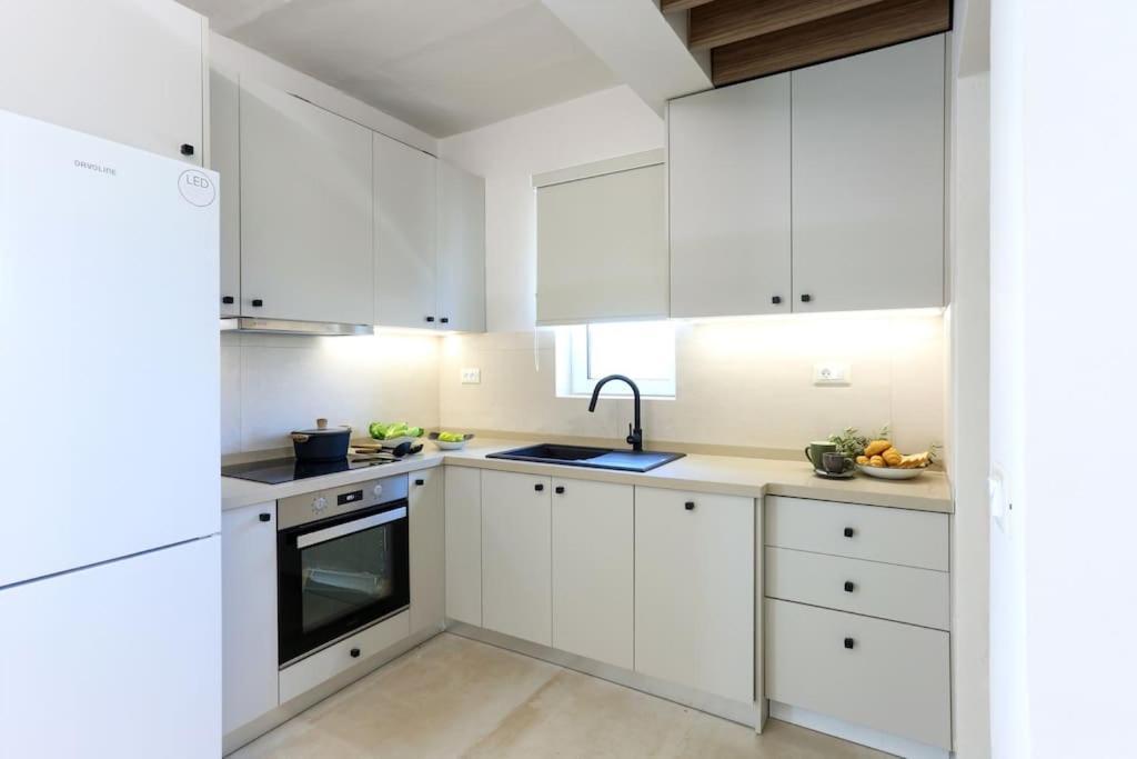 Villa Constantino With Heated Pool Kato Gouves Екстериор снимка